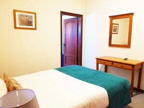 Standard Single Room | Desk, cribs/infant beds, rollaway beds, free WiFi - Ninho do Falcão (Tomar)