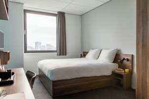 Deluxe Double Room | In-room safe, desk, blackout drapes, soundproofing