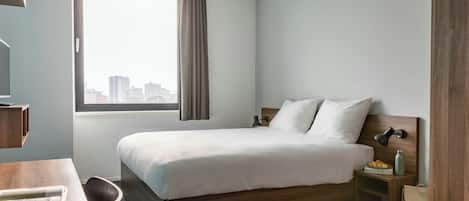 Standard Double Room | In-room safe, desk, blackout drapes, soundproofing