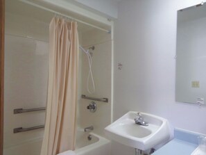 Bathroom sink - Huggy Bear Motel (Warren)