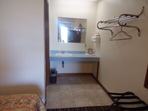 Standard Room, 1 Queen Bed, Non Smoking