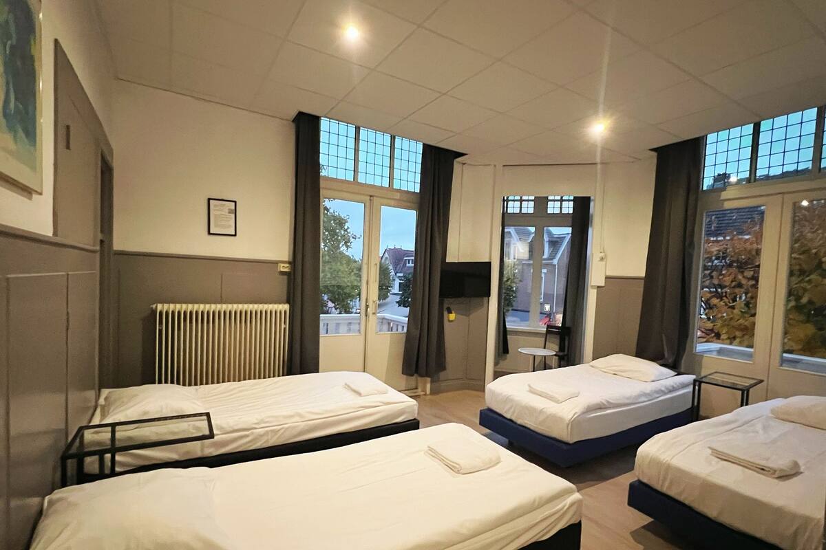 Bureau, Wi-Fi gratuit, draps fournis