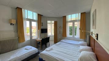 1 habitación, escritorio, wifi gratis y ropa de cama