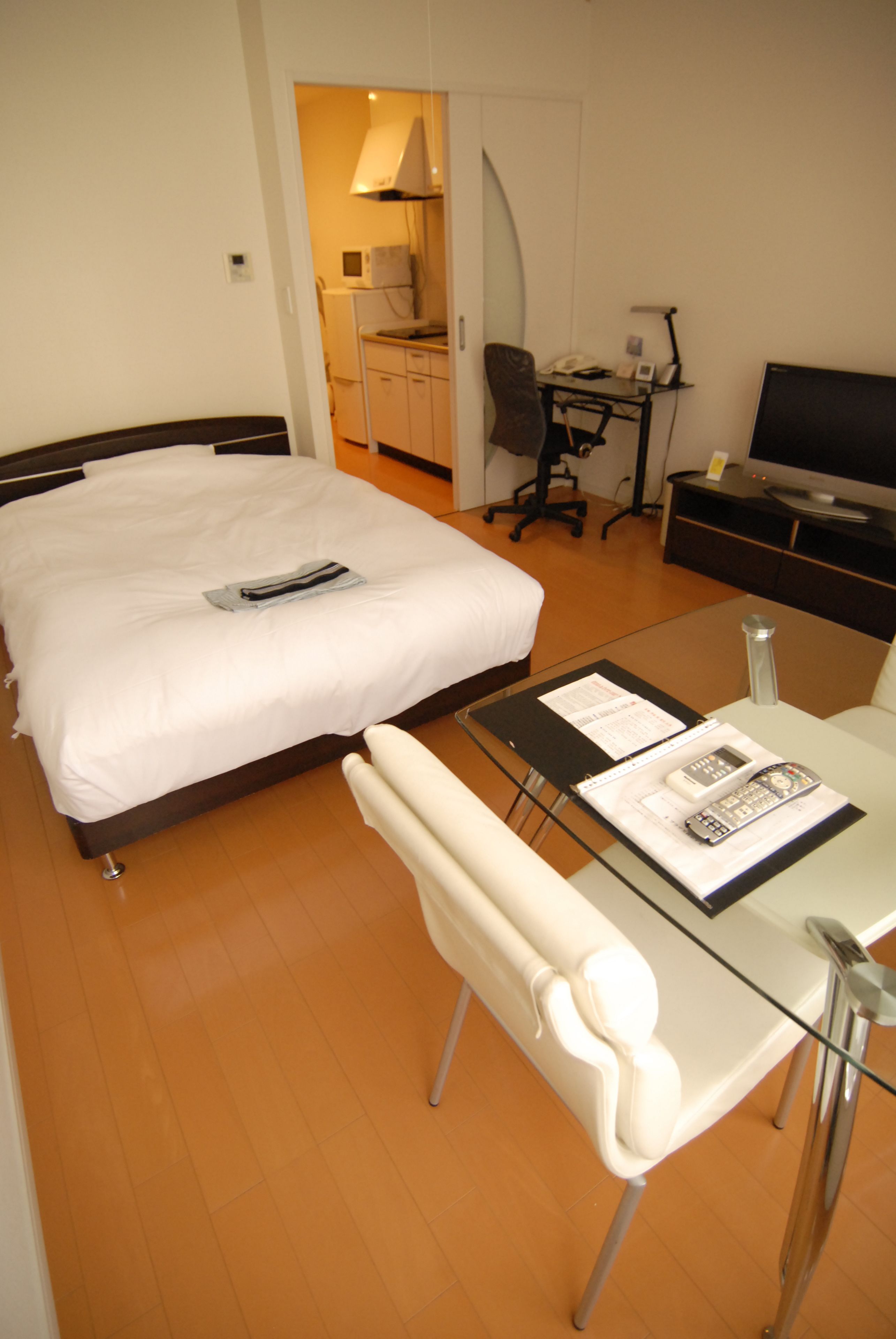 standard double room, 1 double bed, non smoking | in-room safe, individually decorated, desk, iron/ironing board