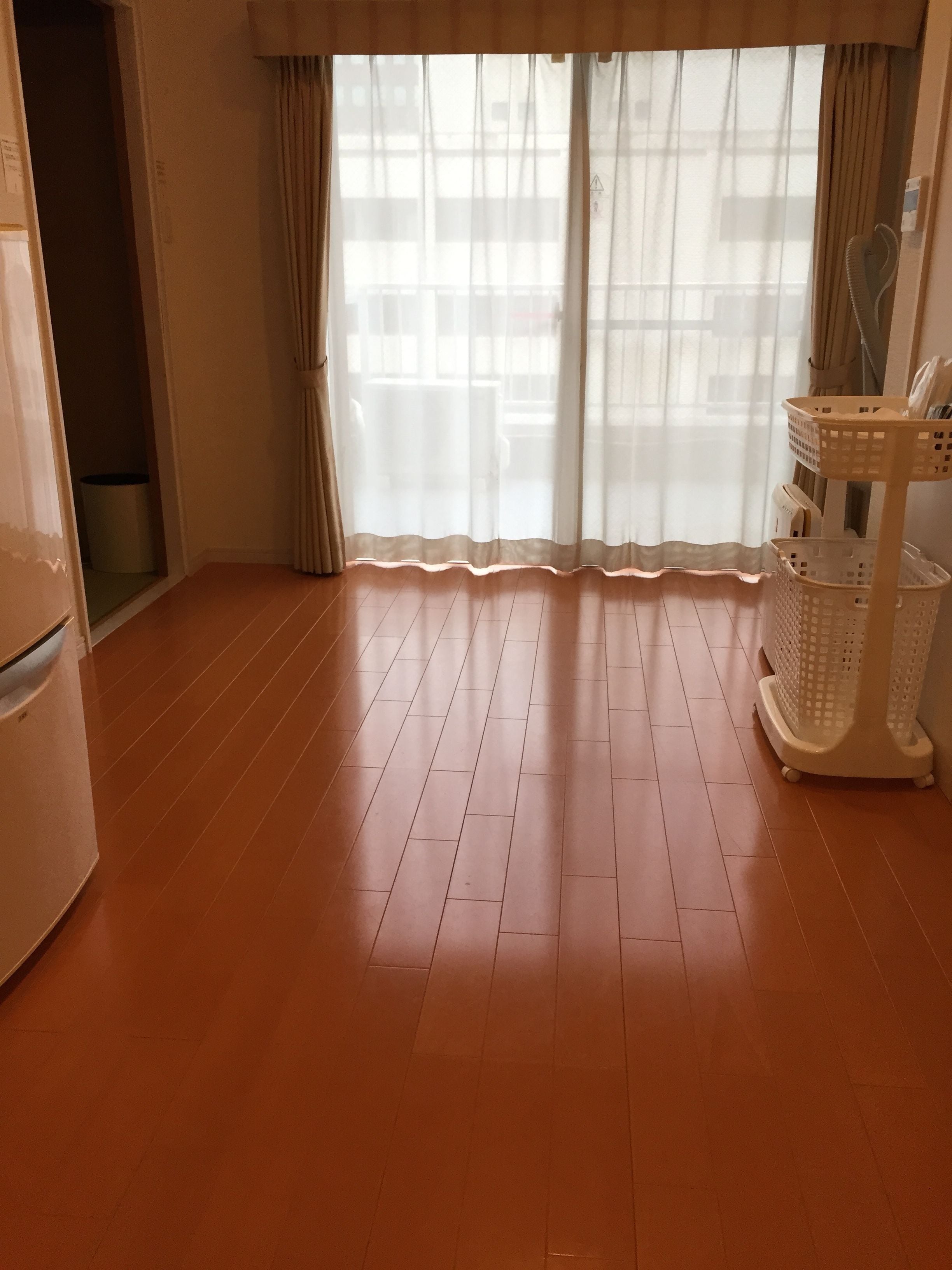 family room, non smoking | private kitchen | full-sized fridge, microwave, stovetop, cookware/dishes/utensils