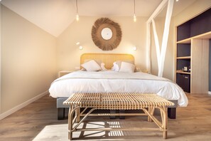 Classic Room | Premium bedding, minibar, in-room safe, individually decorated - Hôtel et Restaurant Le Fiacre à Quend plage (Quend)