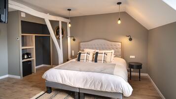 Klassieke kamer | Luxe beddengoed, een minibar, een kluis op de kamer