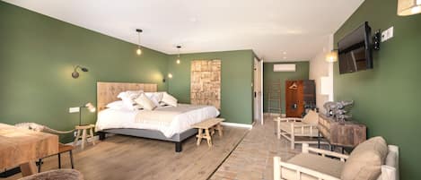 Superior Room | 1 bedroom, premium bedding, minibar, in-room safe