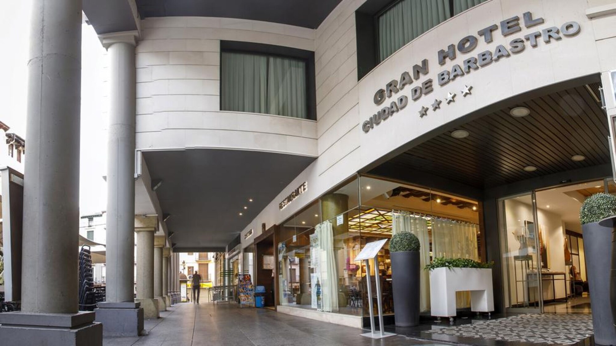 4 Star Hotels