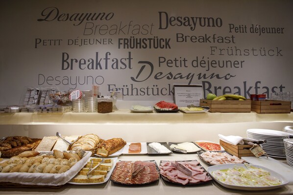 Desayuno buffet todos los días (con cargo) 