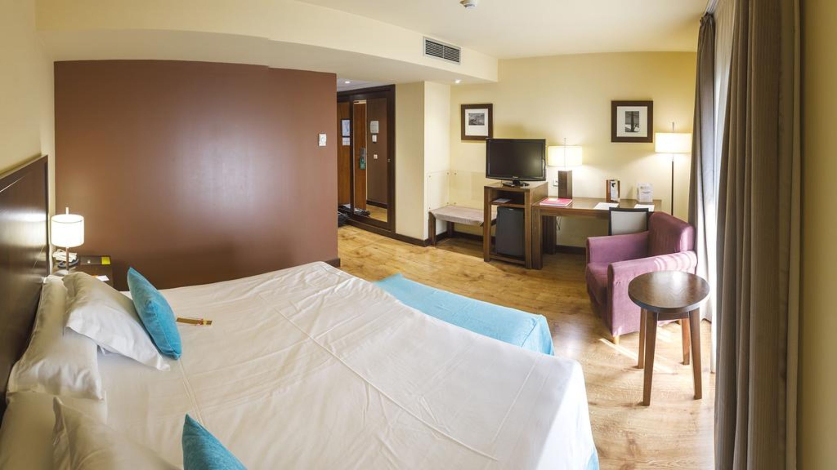 down duvets, minibar, in-room safe, desk