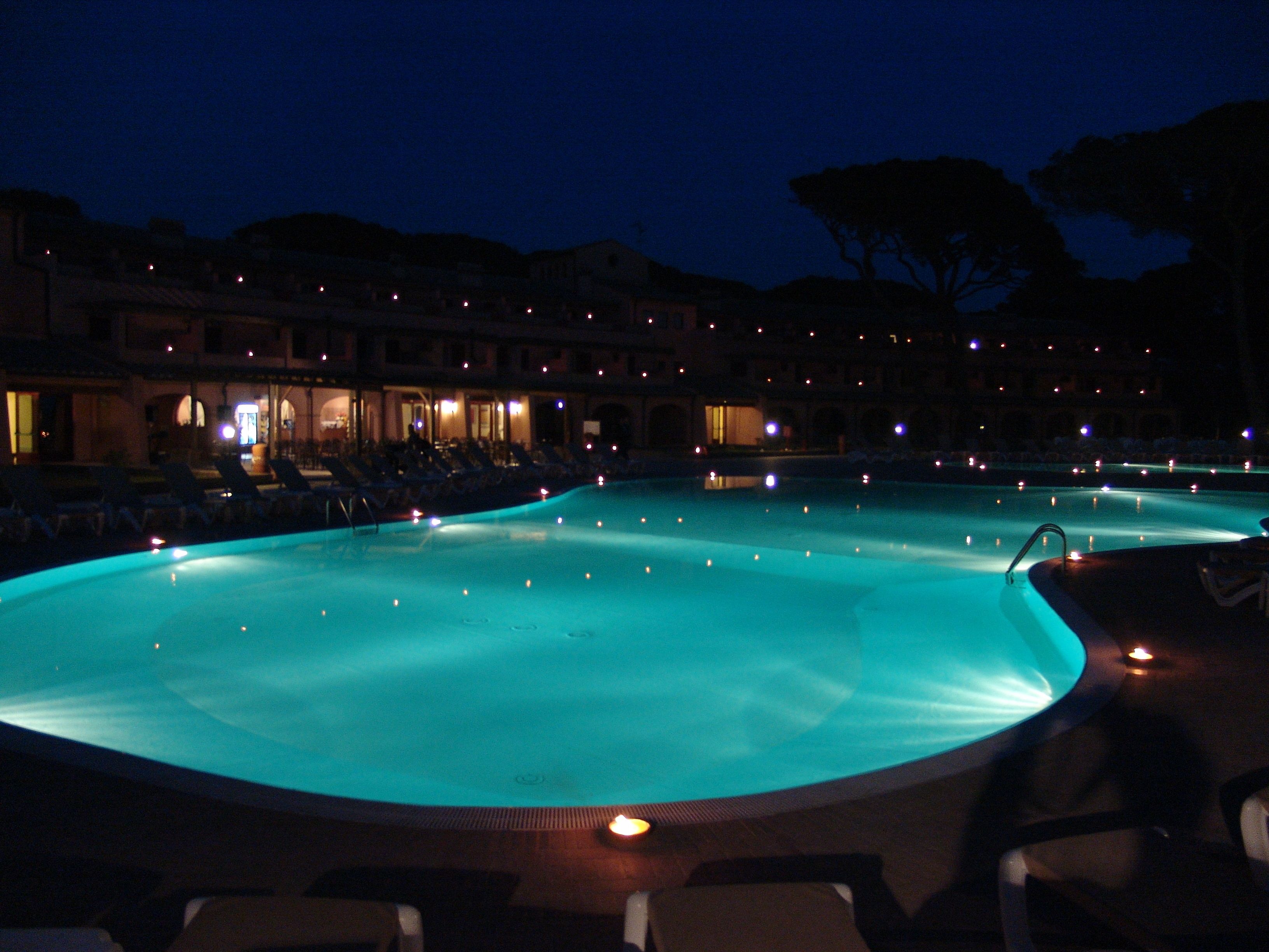 Außenpool, Liegestühle