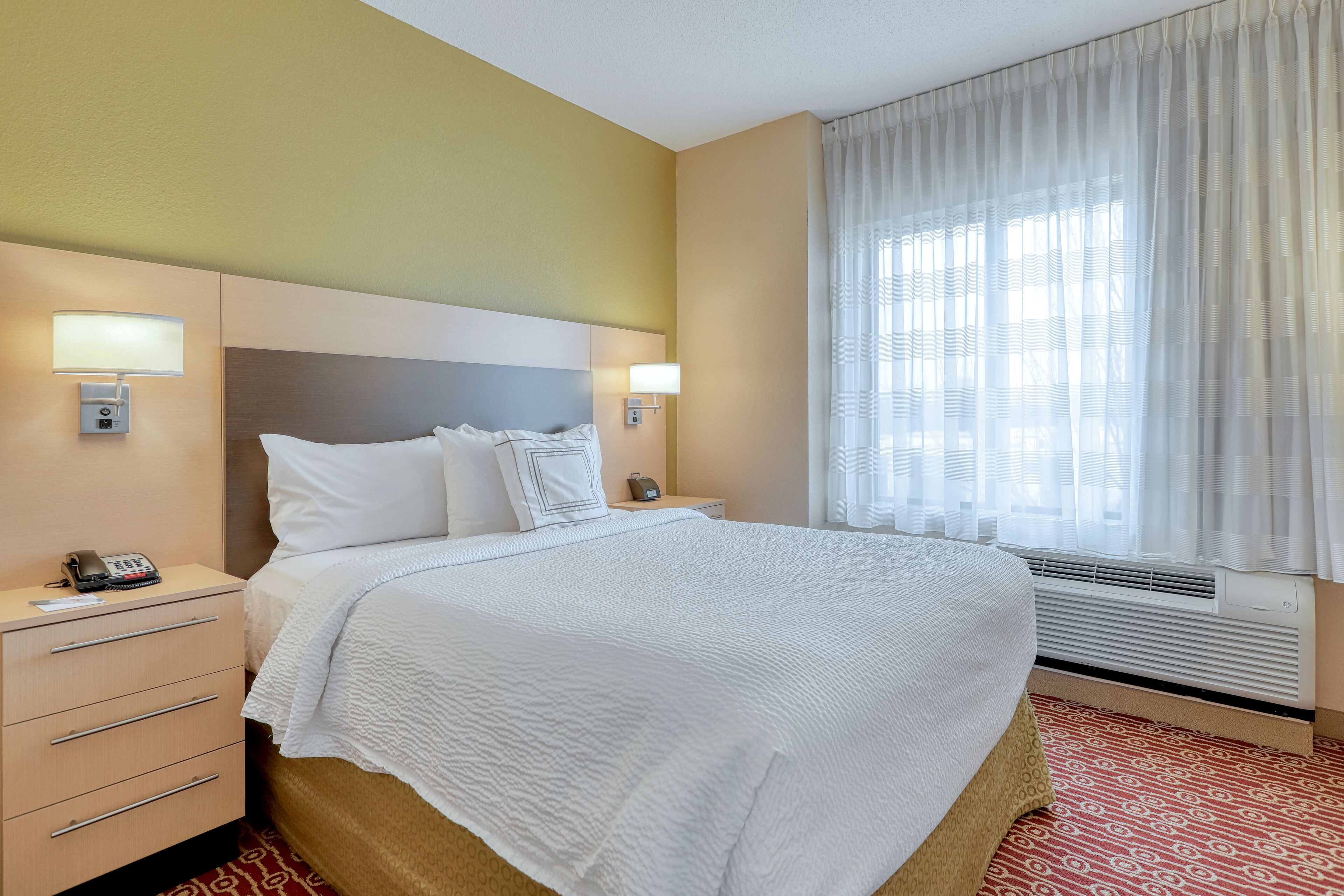 suite, 2 bedrooms | desk, blackout curtains, iron/ironing board, free cots/infant beds