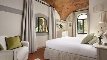 Premium bedding, memory foam beds, in-room safe, individually furnished