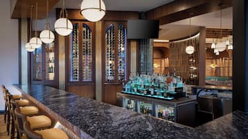 2 restaurants, breakfast, lunch, dinner served; Mediterranean cuisine