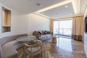 1 Bedroom Exclusive | In-room safe, desk, laptop workspace, iron/ironing board