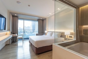 Deluxe Exclusive | In-room safe, desk, laptop workspace, iron/ironing board