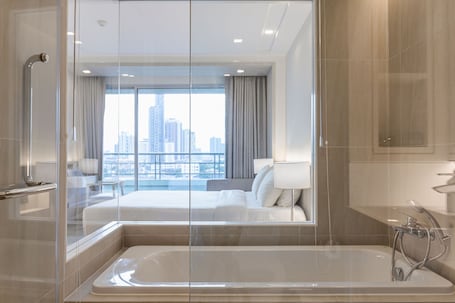 Deluxe Exclusive | Bathroom. Jasmine Grande Residence Suite Bangkok