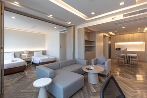 Caja de seguridad en la habitación y escritorio 