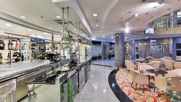 Bar (trong khuôn viên)