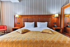 Double Room | Premium bedding, minibar, in-room safe, desk - KINGS PARK HOTEL (Podgorica)