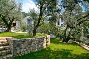 Property grounds - Hotel Castellastva (Petrovac)