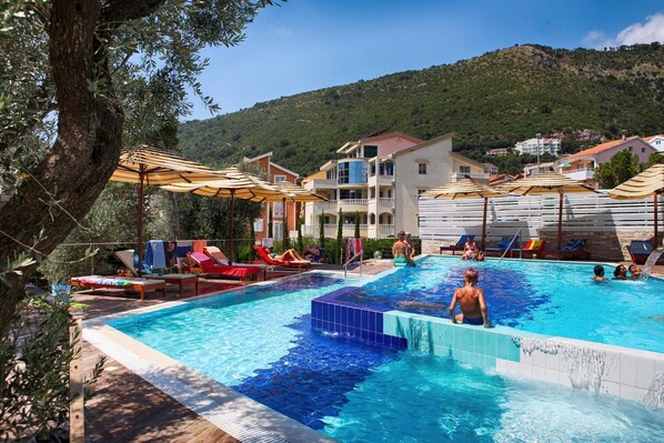 Pool - Hotel Castellastva (Petrovac)