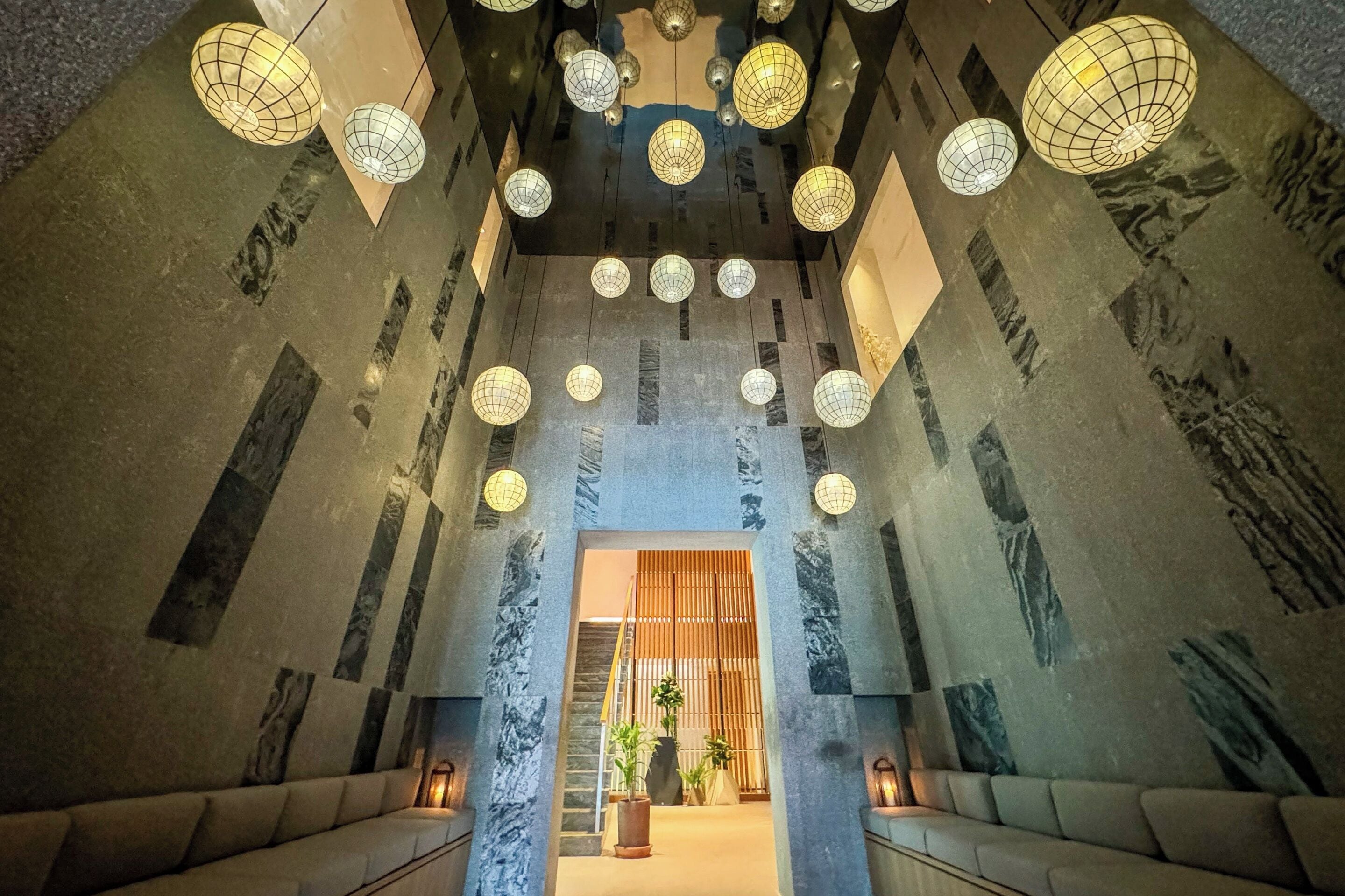 Couples treatment room(s), sauna, steam room, body treatments