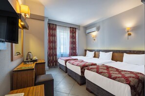 Habitación estándar con 1 cama doble o 2 individuales | Minibar, caja fuerte, wifi gratis y ropa de cama