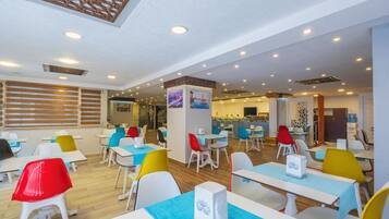 2 restaurants, lunch, dinner served; Turkish cuisine