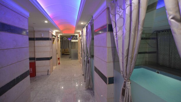 Lobby sitting area - Leader Apartments 1 (Mahboula)