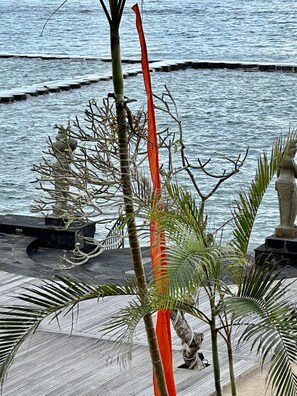 Private beach, beach shuttle, sun-loungers, beach umbrellas