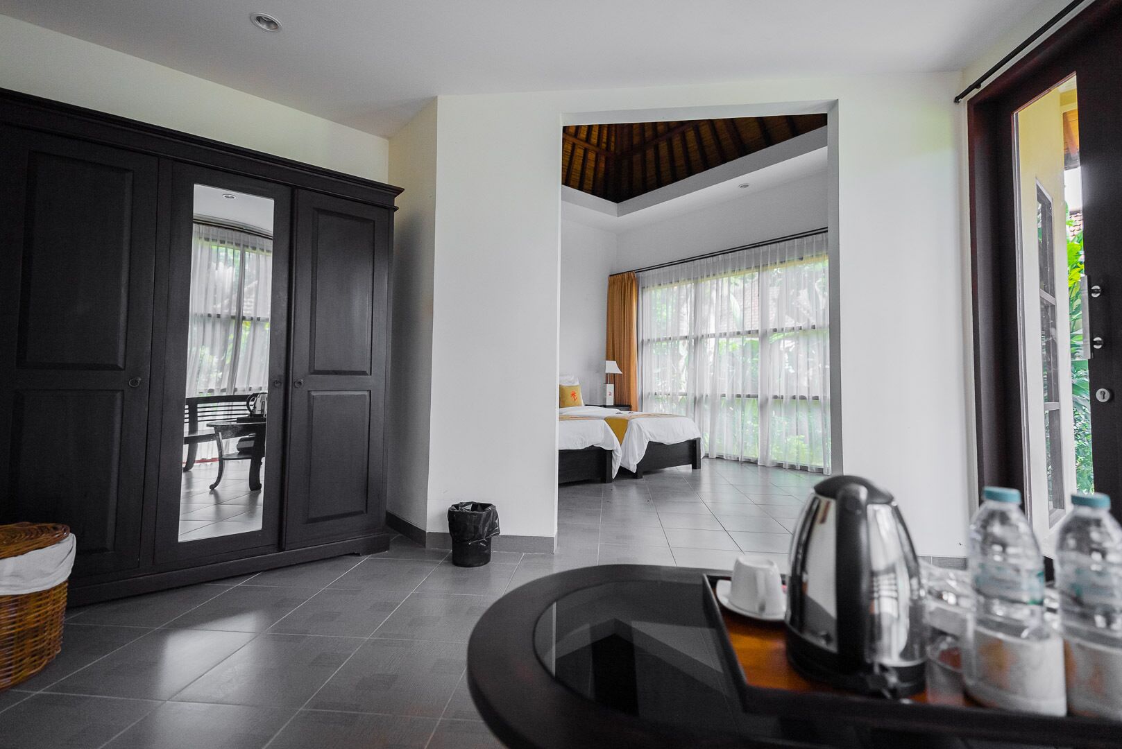 deluxe cottage | living area | 32-inch led tv with satellite channels, tv, dvd player