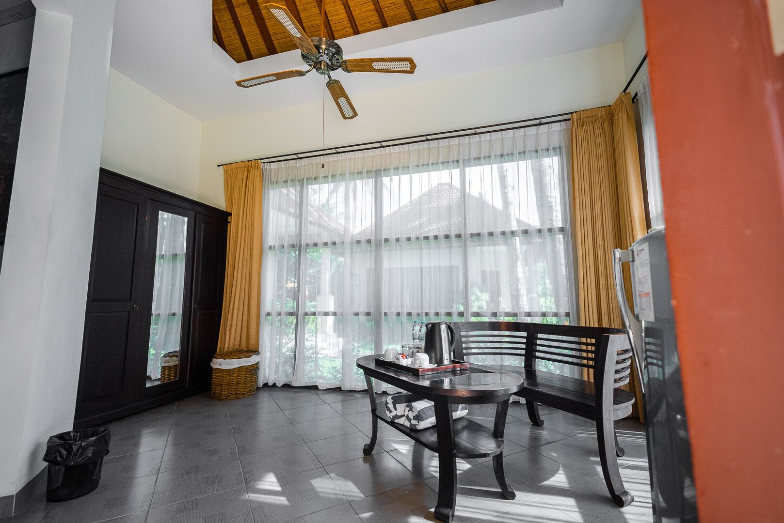 deluxe cottage | living area | 32-inch led tv with satellite channels, tv, dvd player