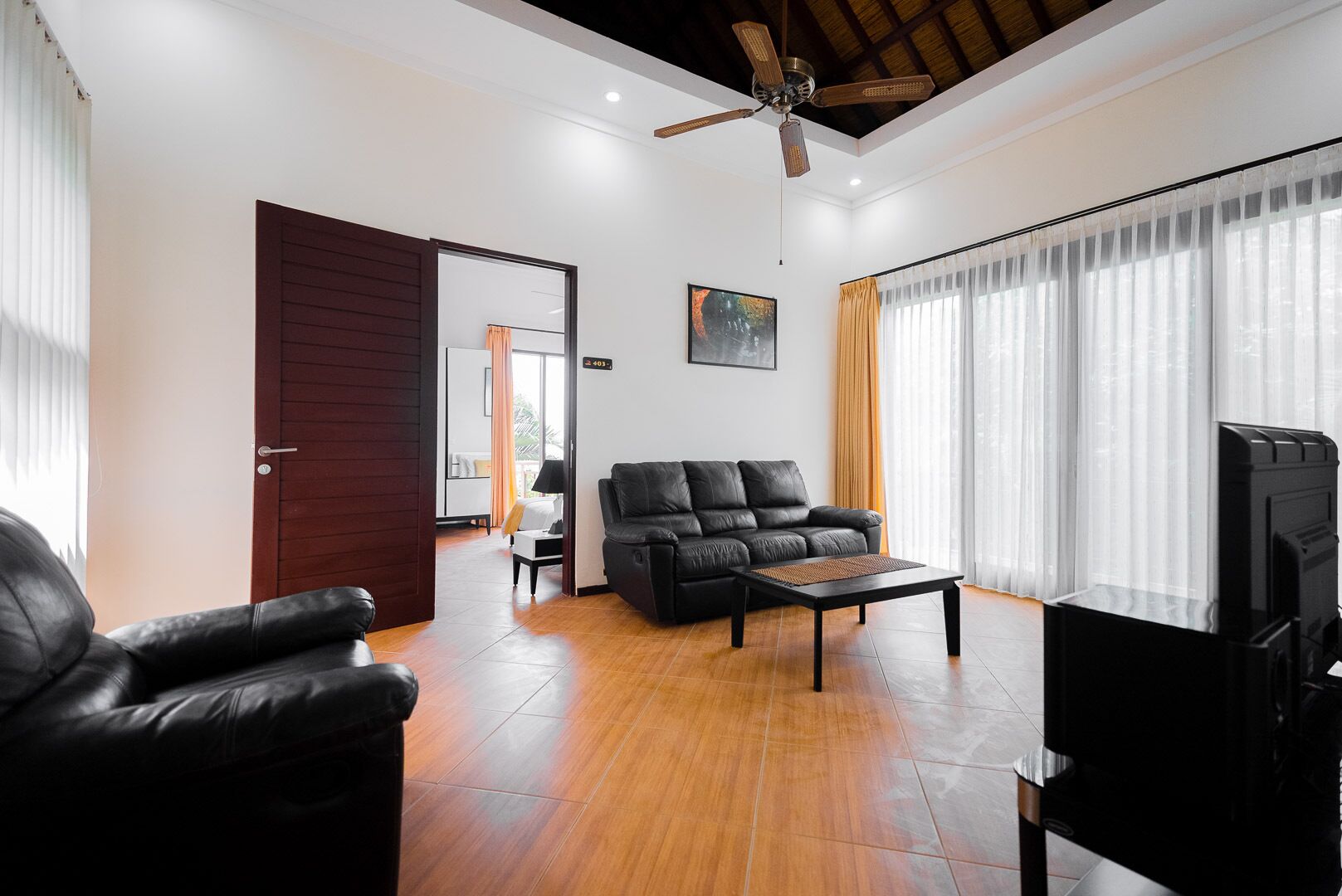 32-inch led tv with satellite channels, tv, dvd player