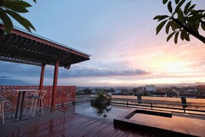 Outdoor dining - The Edelweiss Yogyakarta (Yogyakarta)