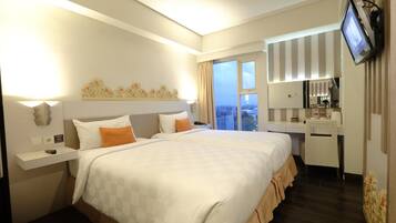 In-room safe, individually decorated, desk, free WiFi