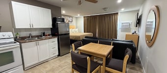 Perth Plaza Inn & Suites
