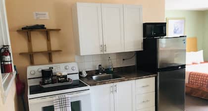 Perth Plaza Inn & Suites