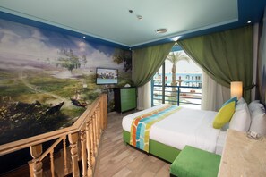 Familie maisonnette | Een minibar, een kluis op de kamer, verduisterende gordijnen