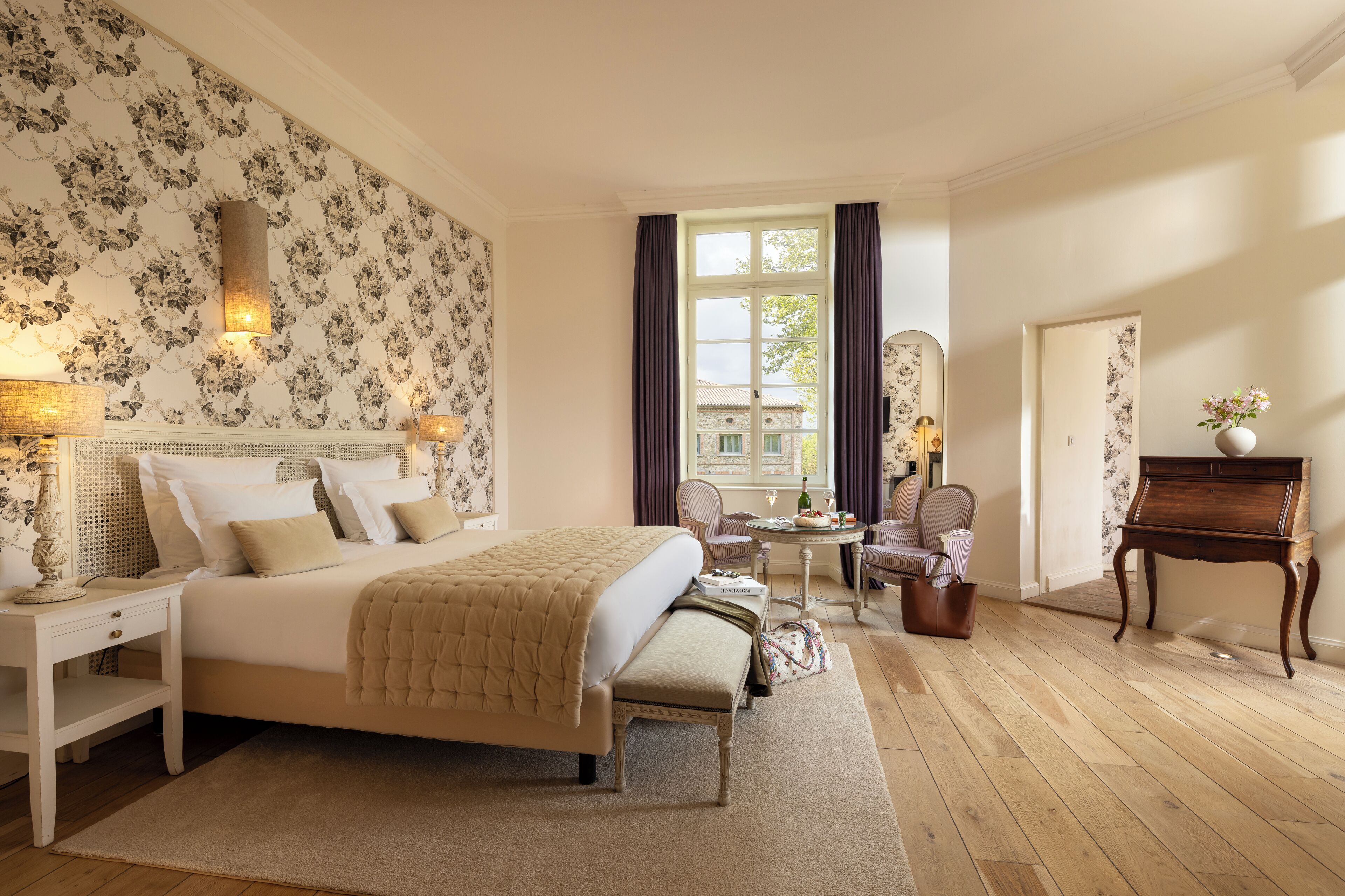 junior suite | premium bedding, pillow-top beds, minibar, in-room safe