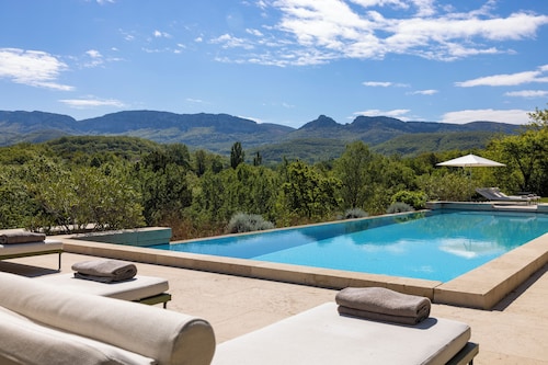 Château les Oliviers de Salettes