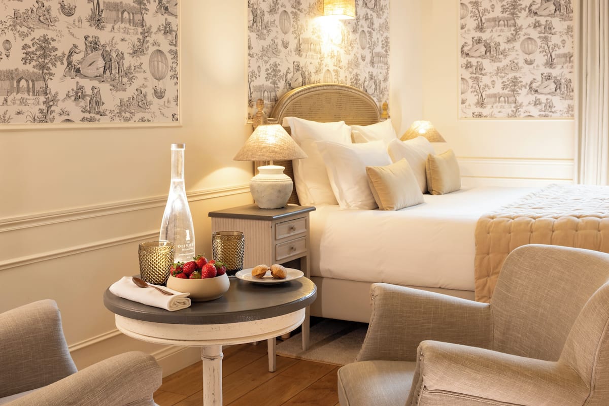 deluxe double room | premium bedding, pillow-top beds, minibar, in-room safe