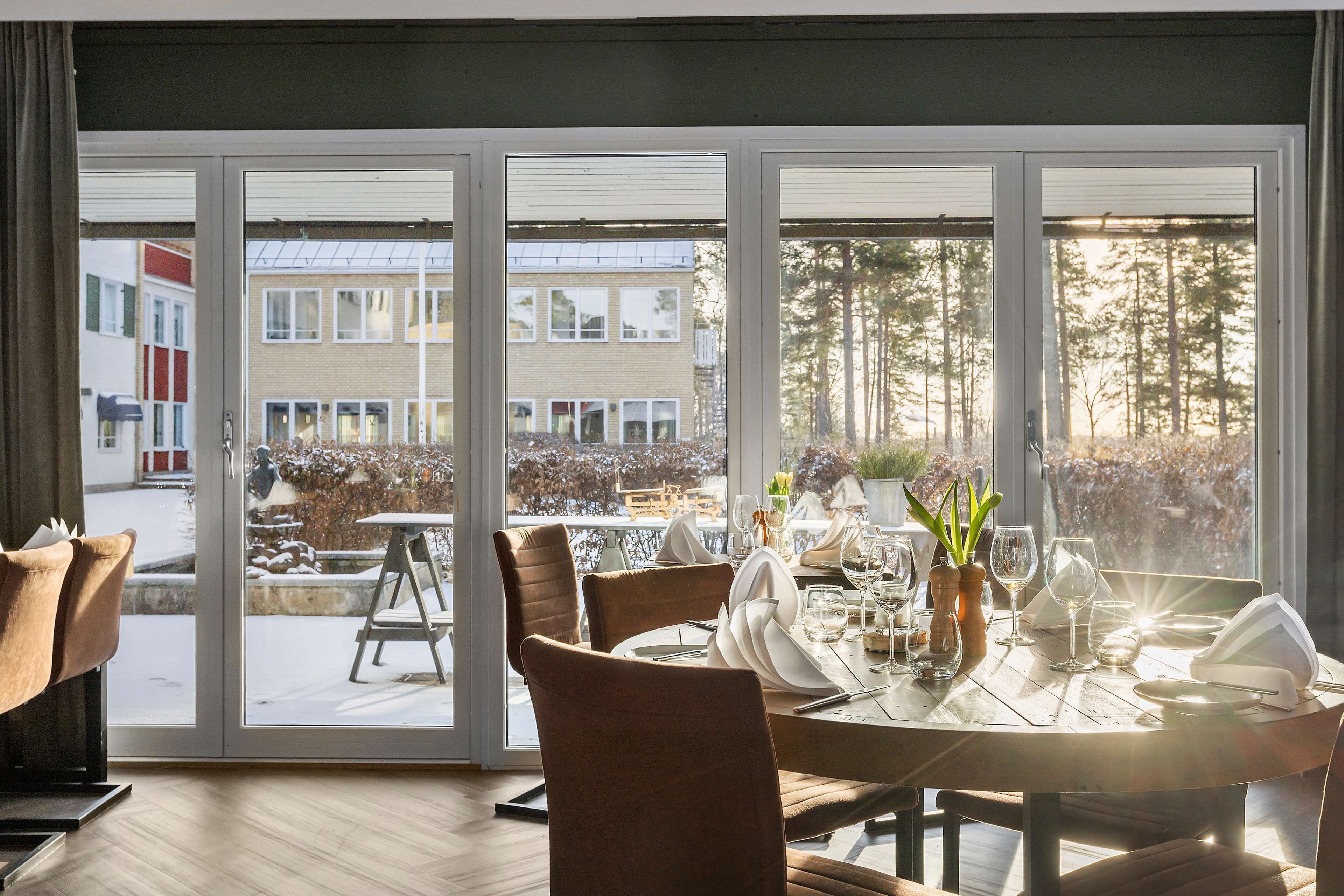 朝食、ランチに営業 (郷土料理、屋外席)