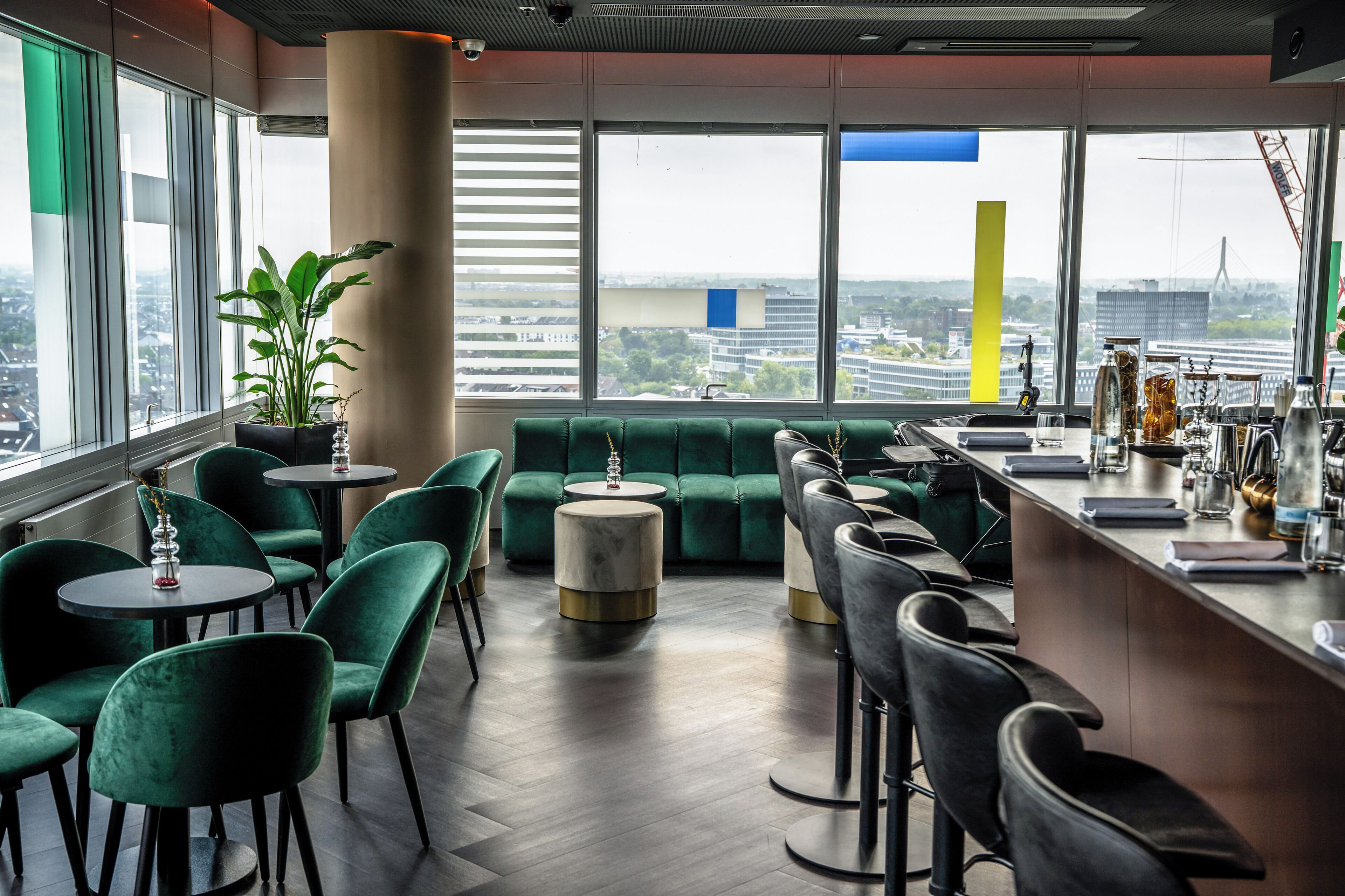 Se sirven desayunos y cenas, cocina local