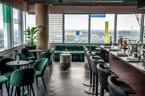 Serveert ontbijt en diner, lokale gerechten