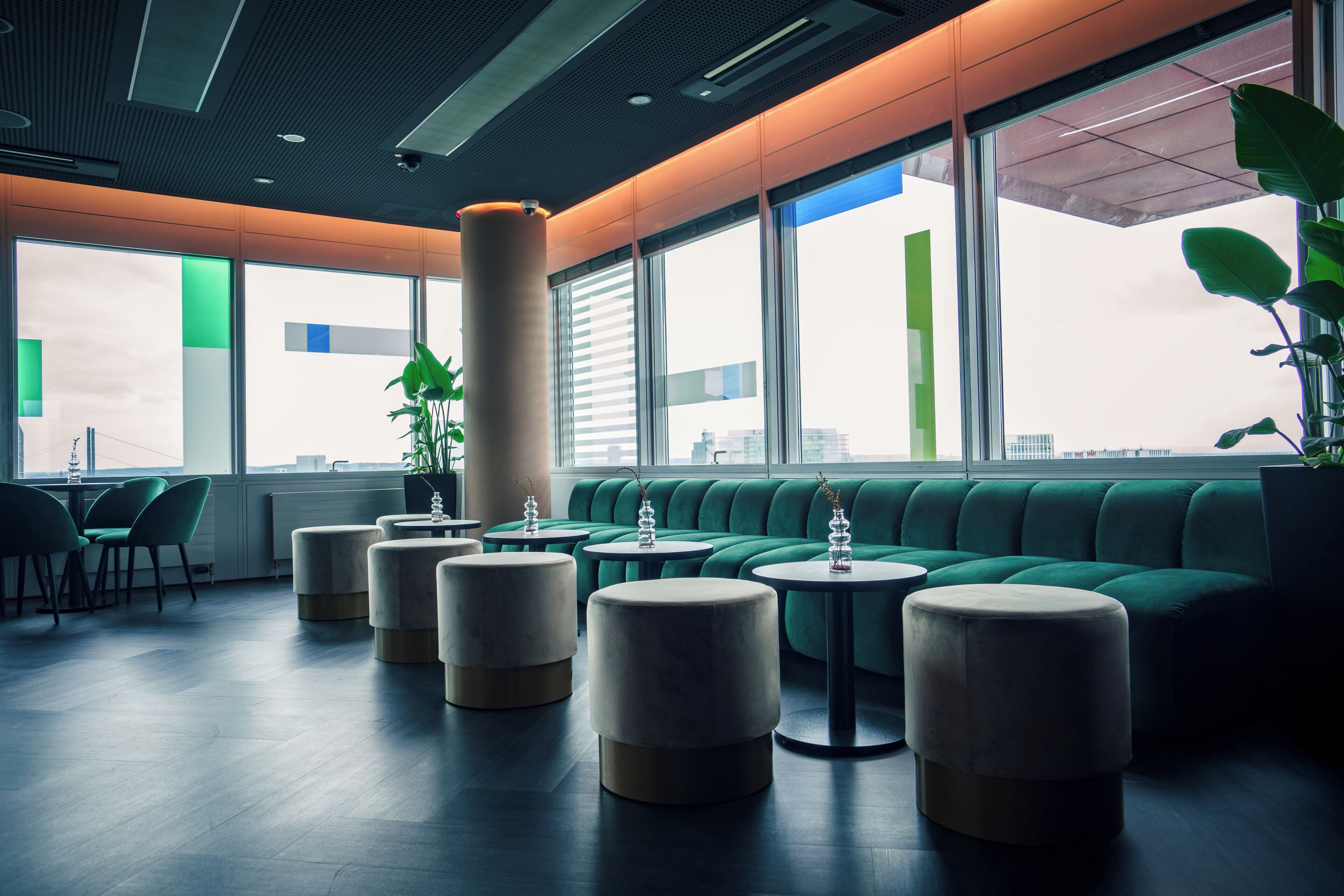 Breakfast and dinner served, local cuisine