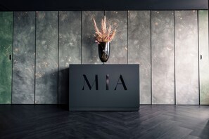 Breakfast and dinner served, local cuisine - INNSiDE by Meliá Düsseldorf Hafen (Düsseldorf)