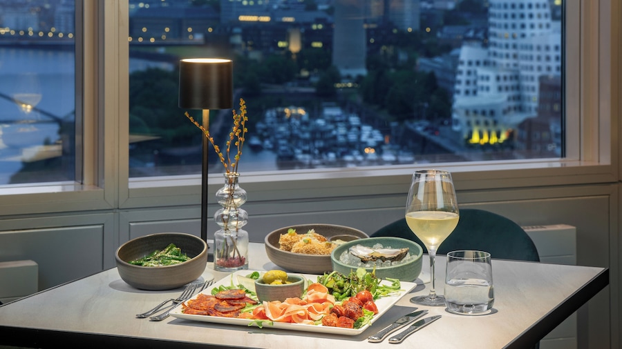 INNSiDE by MeliĂĄ DĂŒsseldorf Hafen