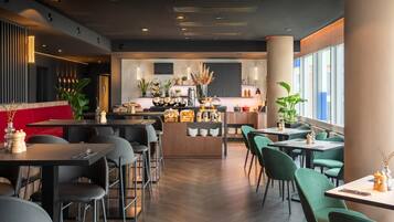 Serveert ontbijt en diner, lokale gerechten